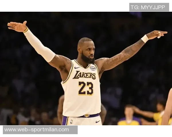 圣诞三分榜前十揭晓老詹稳居榜首穆雷强势跻身第七雷迪克唯一非现役球员 圣诞三分榜前十揭晓老詹稳居榜首穆雷强势跻身第七雷迪克唯一非现役球员