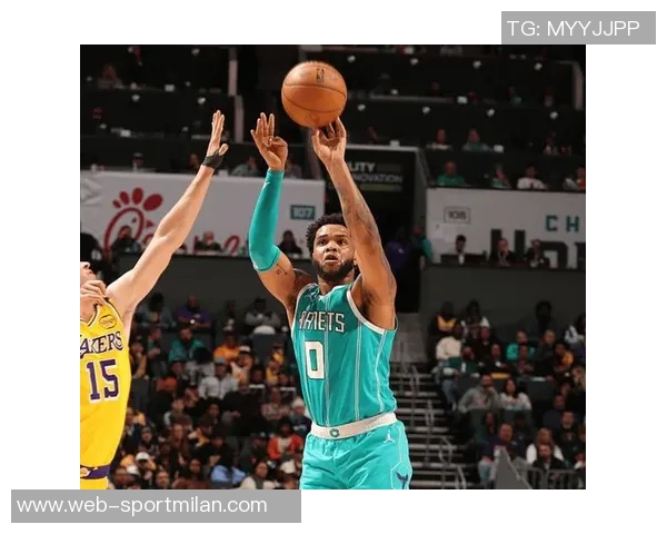 迈尔斯布里奇斯全场表现抢眼18投11中斩获26分14篮板正负值高达19 迈尔斯布里奇斯全场表现抢眼18投11中斩获26分14篮板正负值高达19